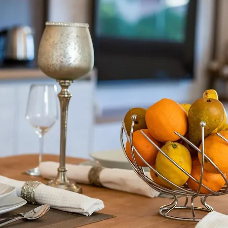 Diamond Two Bedroom 扎达尔