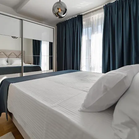 Diamond Two Bedroom דירה זאדאר